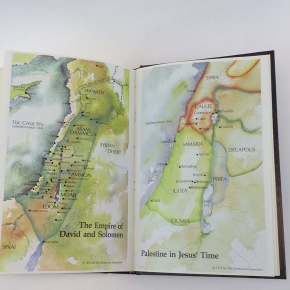 Zondervan NIV Holy Bible Hard Cover New International Version - Picture 8 of 13